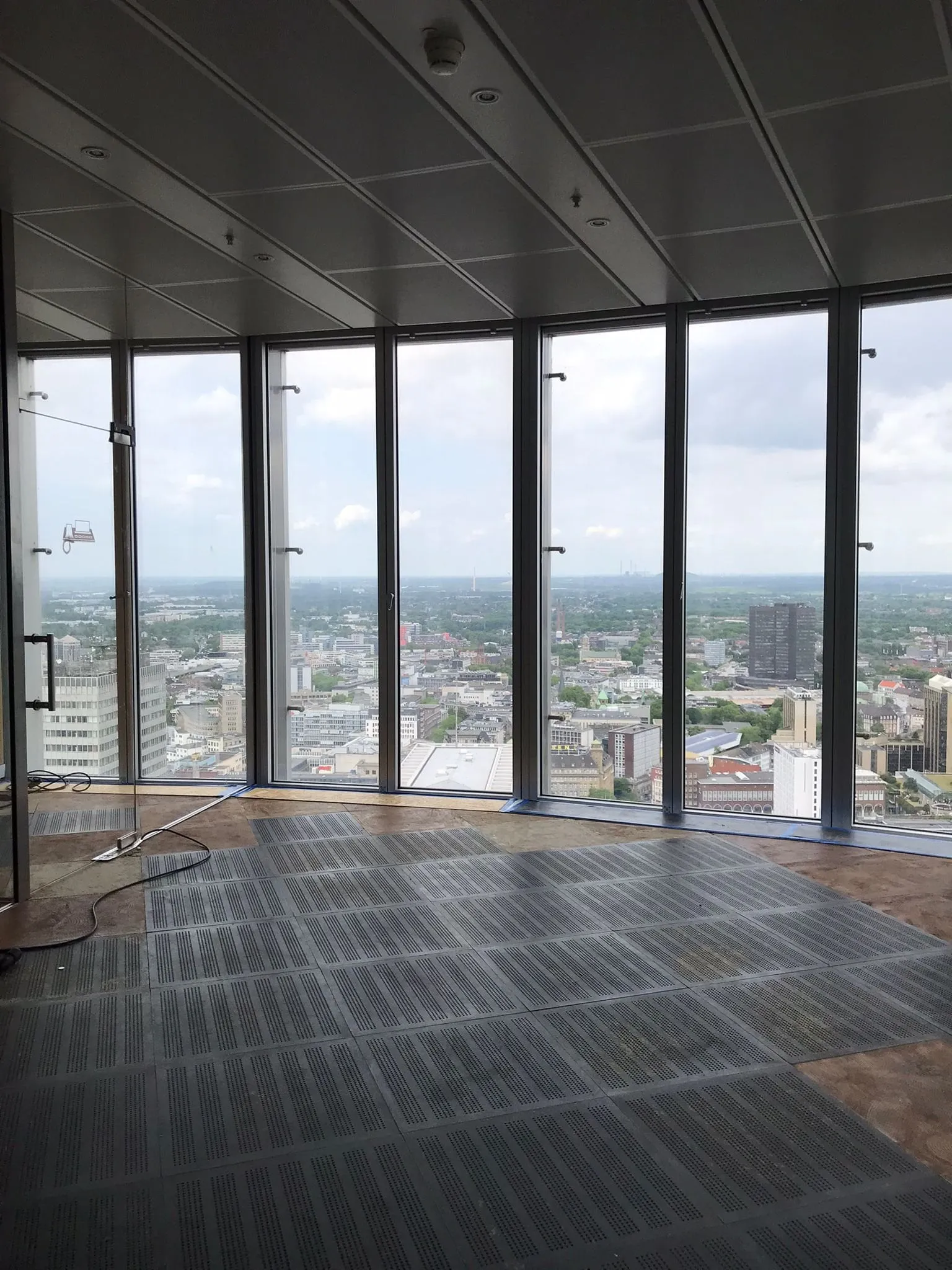 1.000 m² Doppelbodensanierung für Immobilienentwickler in Essen — Bild 3