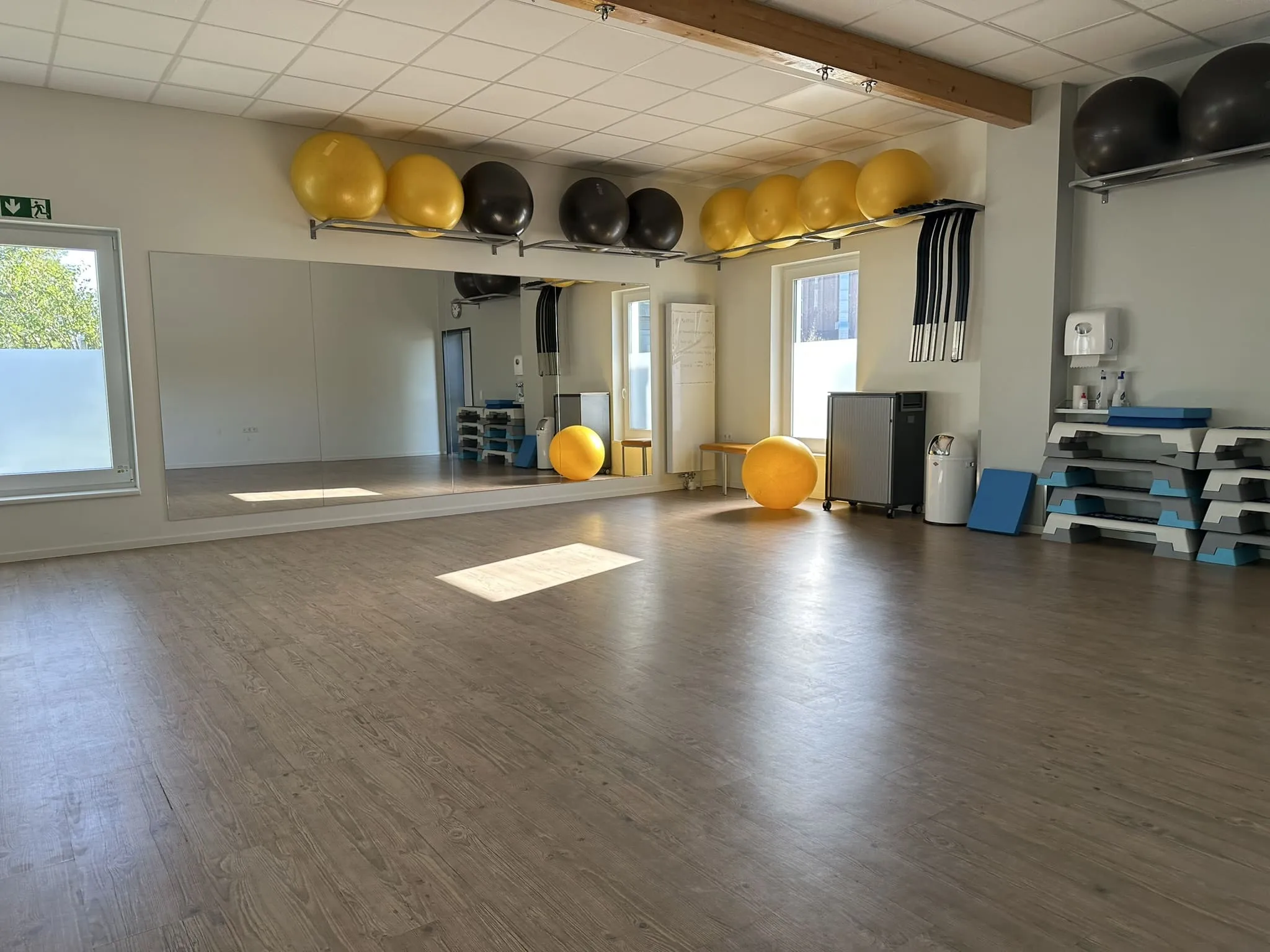 300 m² LVT-Boden in Holzoptik für das RWE-Fitnesscenter in Essen — Bild 3