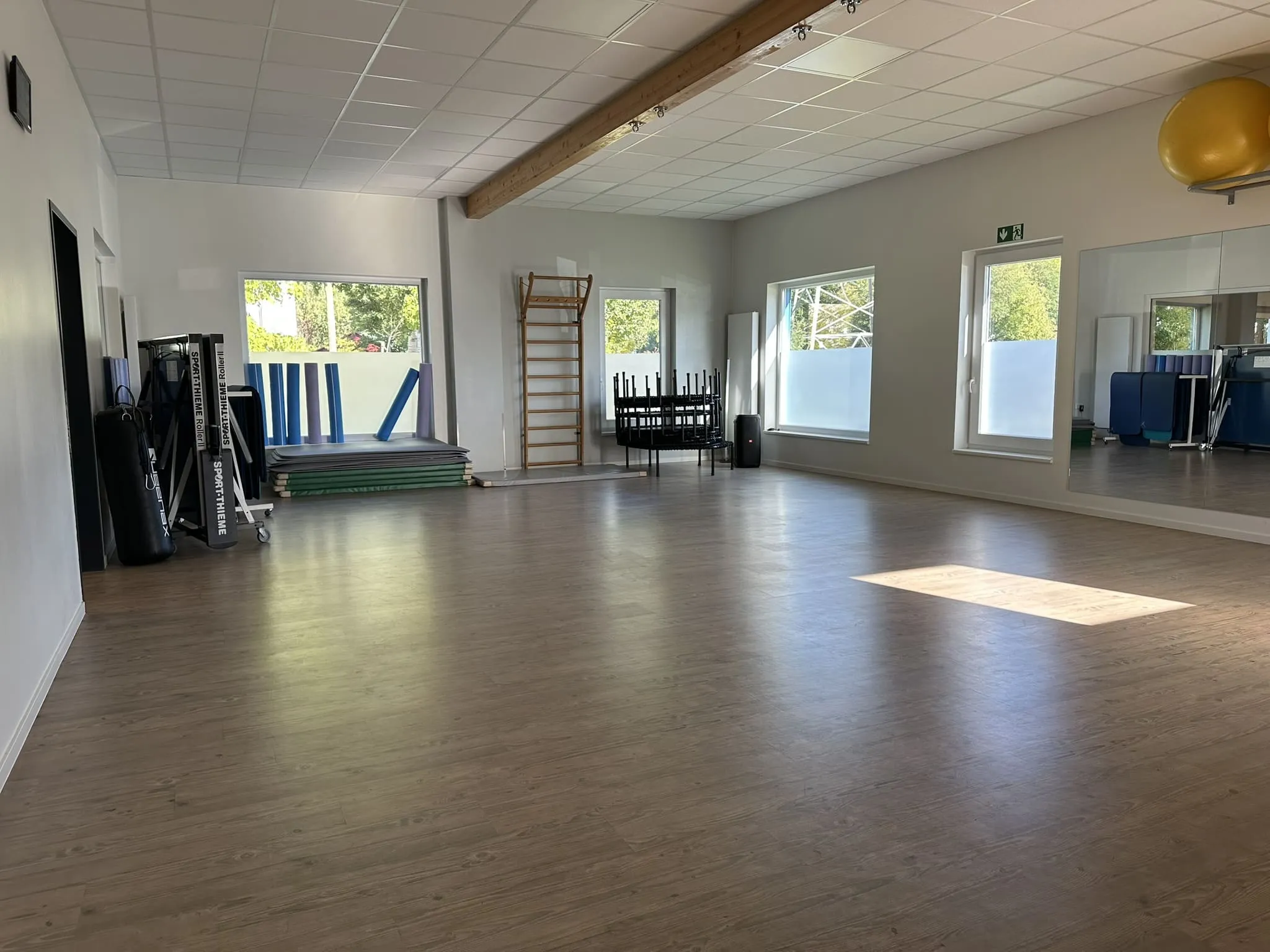 300 m² LVT-Boden in Holzoptik für das RWE-Fitnesscenter in Essen — Bild 4